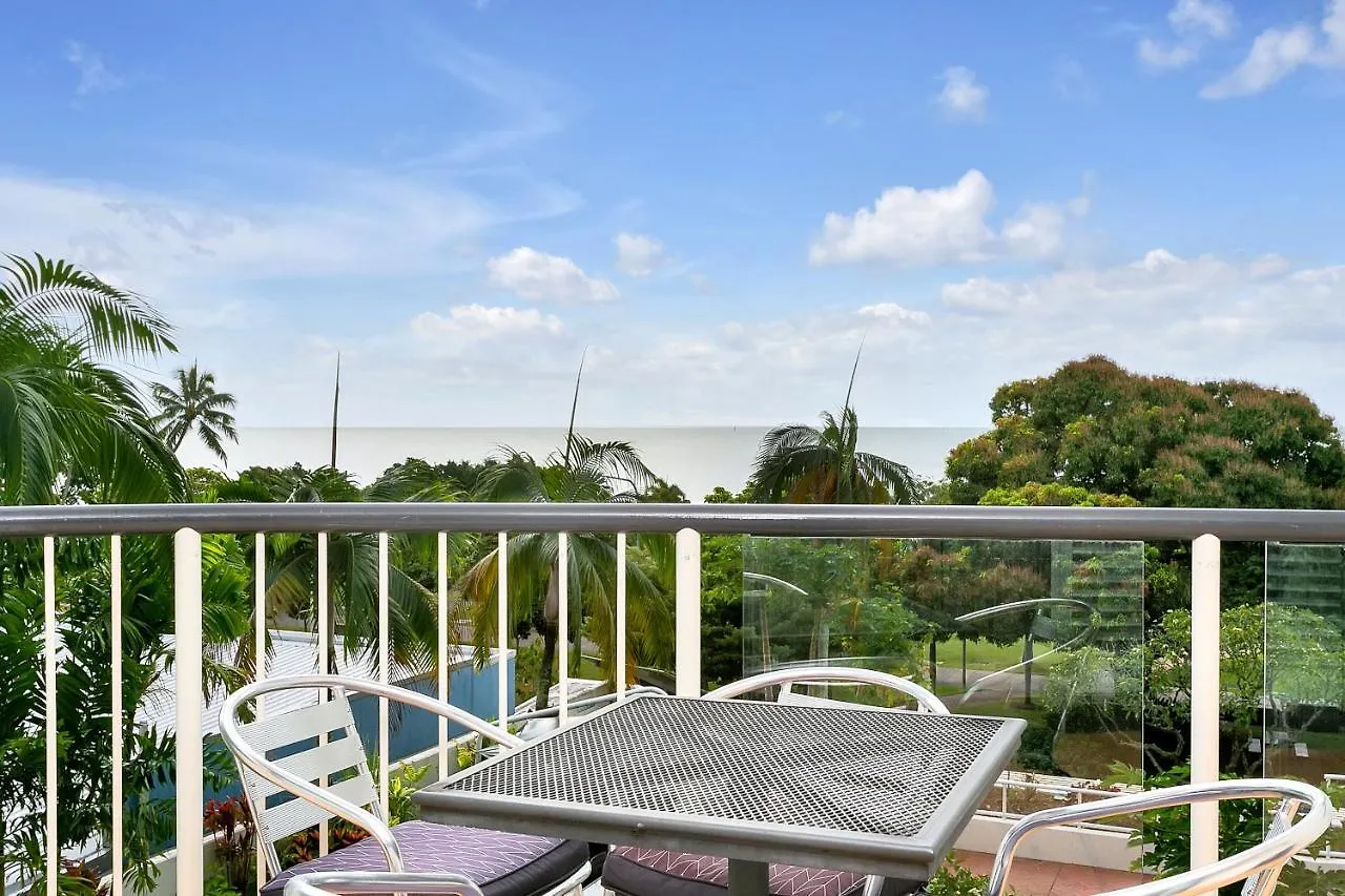 Cairns Esplanade Apartment